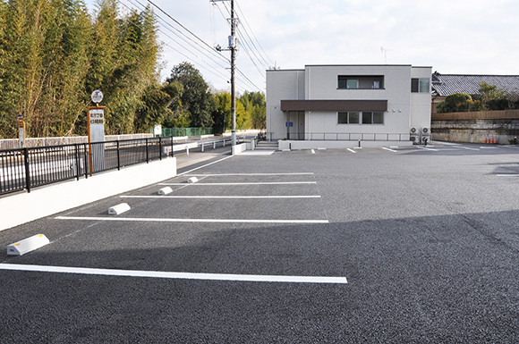上久保医院　駐車場