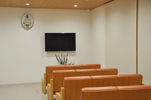医療法人社団長生会 上久保医院　待合室